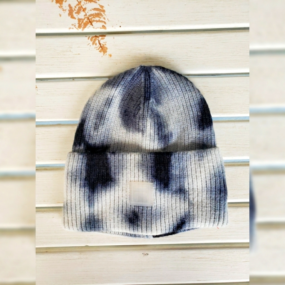 NWOT Fila Blue & White Tie Dye Beanie
